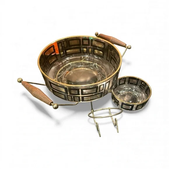 MCM Chip and Dip with Stand Hard to Find - Picture 4 of 7